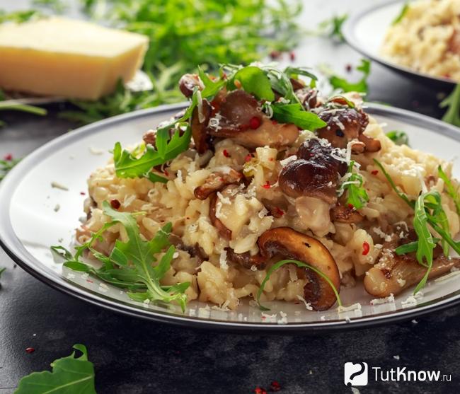 Ризотто с овощами и грибами