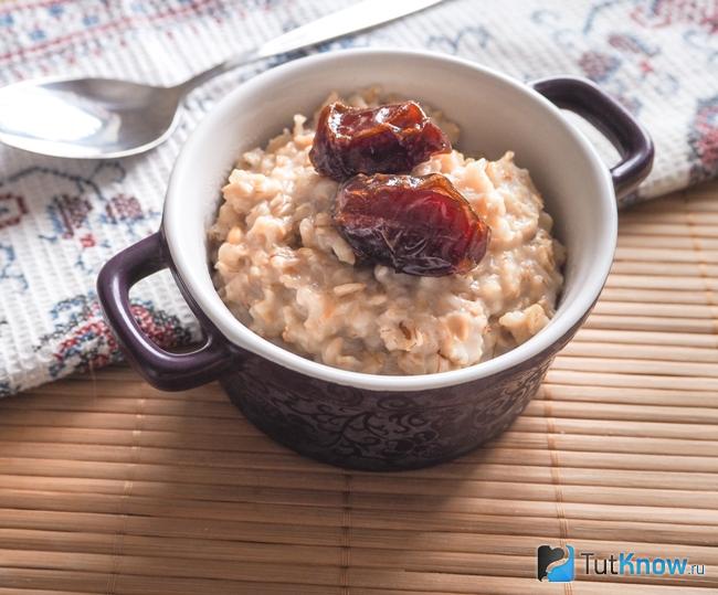 Овсяная каша с финиками при похудении