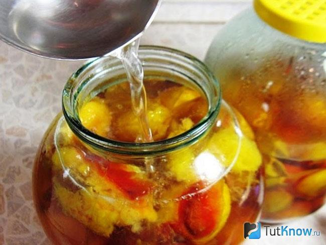 Компот с косточками