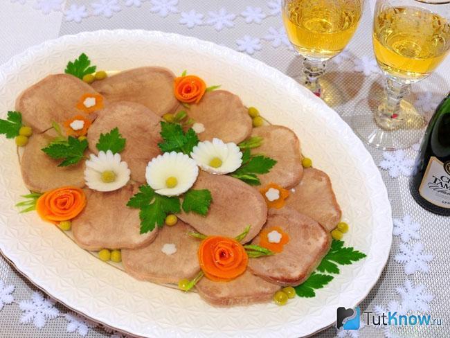 Заливное из говяжьего языка с желатином