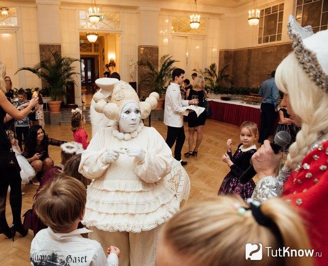 Празднование Нового года в отеле Астория в Санкт-Петербурге