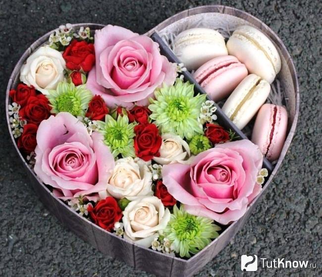 Искусственные цветы как нежелательный подарок женщине на Новый год