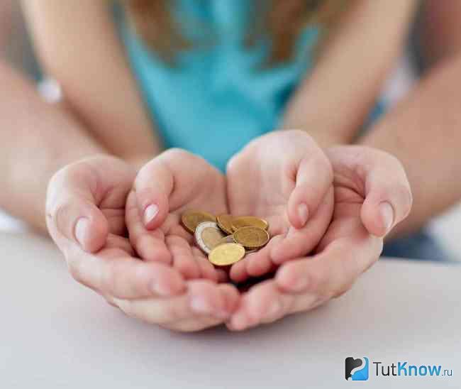 Деньги как нежелательный подарок для детей на Новый год