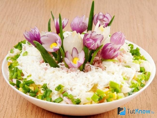 Салат «Поляна с подснежниками»
