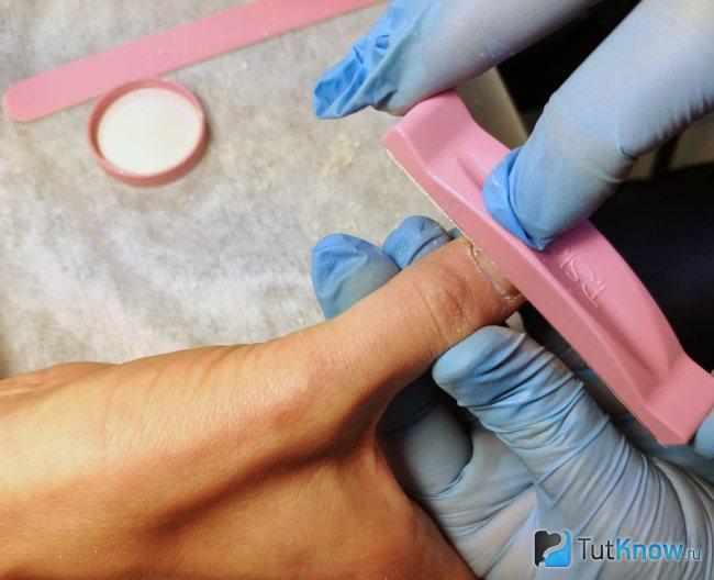 Как делают японский маникюр в салоне