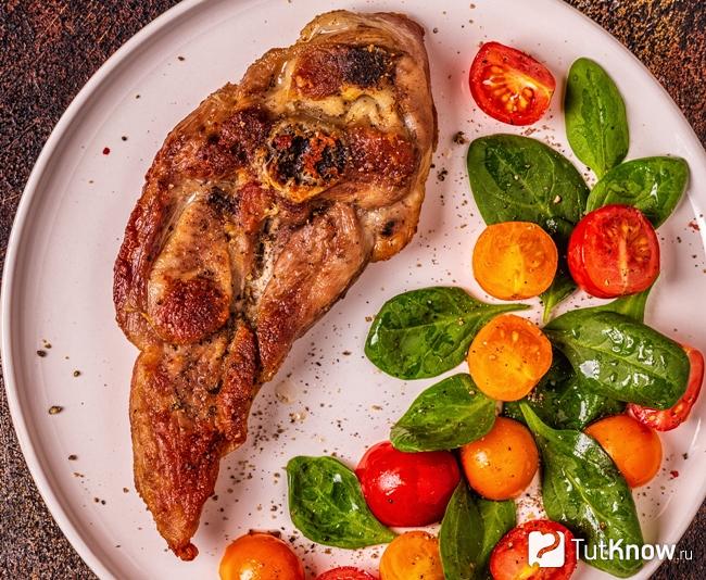 Стейк индейки с косточкой