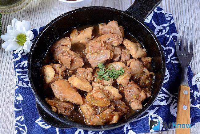 Готовая курица на ужин со специями