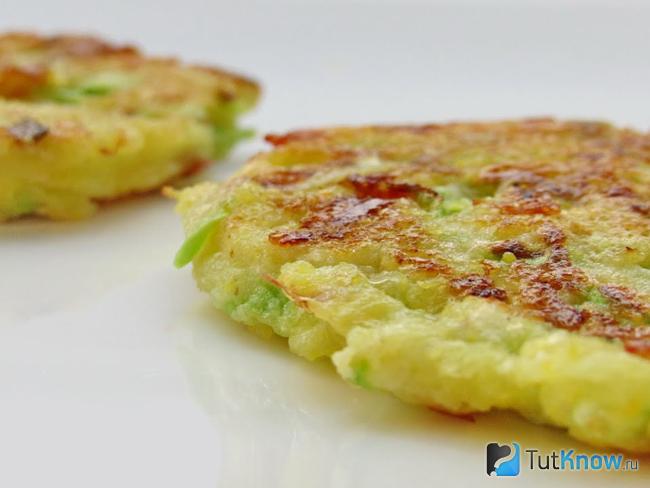 Кабачковые оладьи с сыром