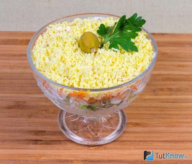Салат из печени трески с сыром