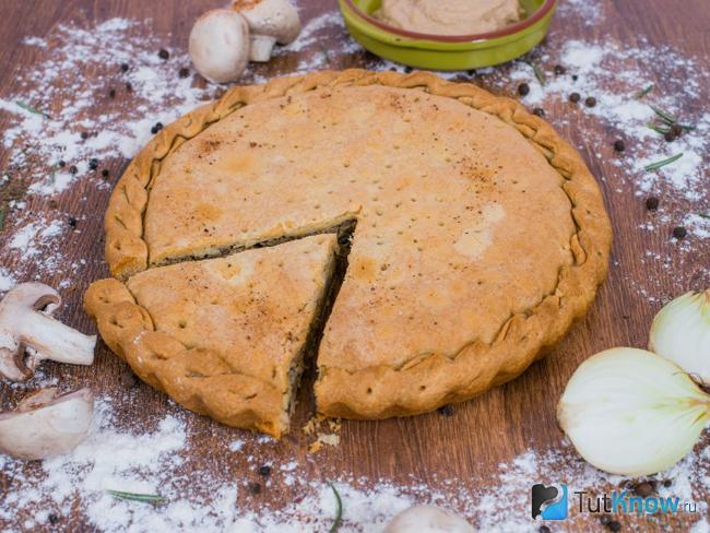 Пирог постный с грибами и рисом