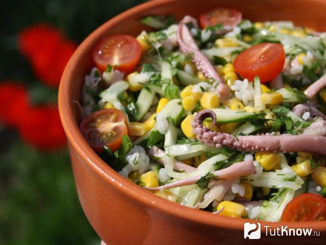 Диетический салат с курицей