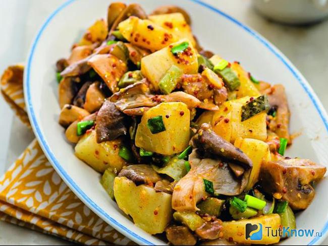 Диетический салат с курицей