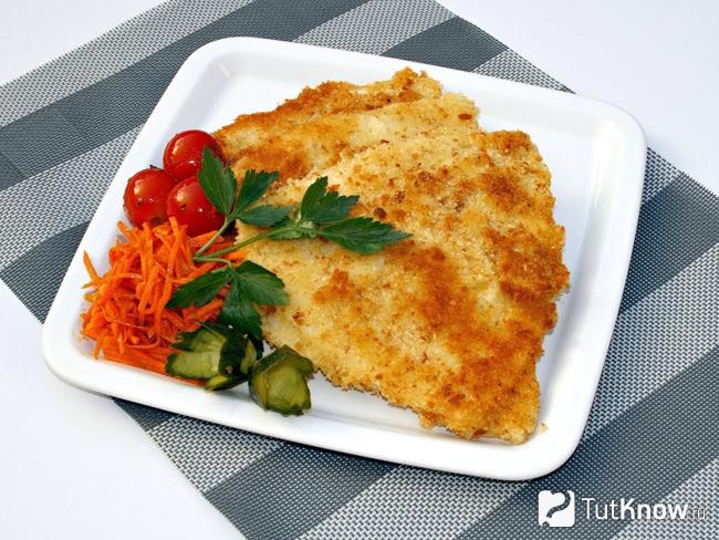 Шницель из листьев капусты с сырной начинкой