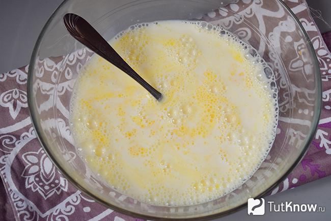 Взбитые яйца с молоком