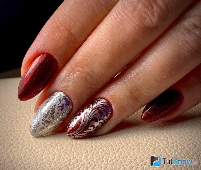 Цветочные узоры втиркой для ногтей