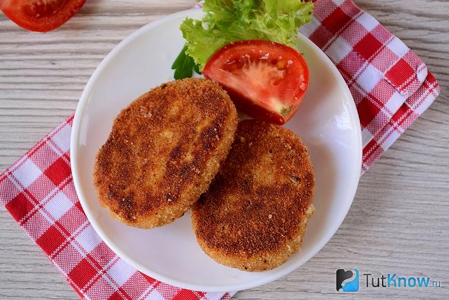 Готовые картофельно-творожные котлеты