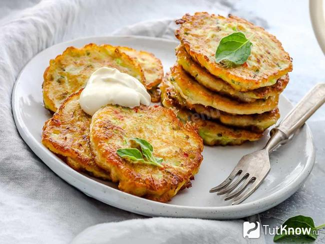 Драники из баклажанов, кабачков и моркови