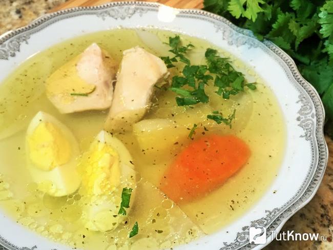 Куриный суп с яйцом