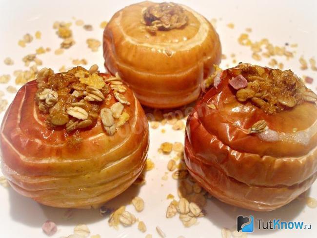 Запеченные овсяные хлопья с яблоками для похудения