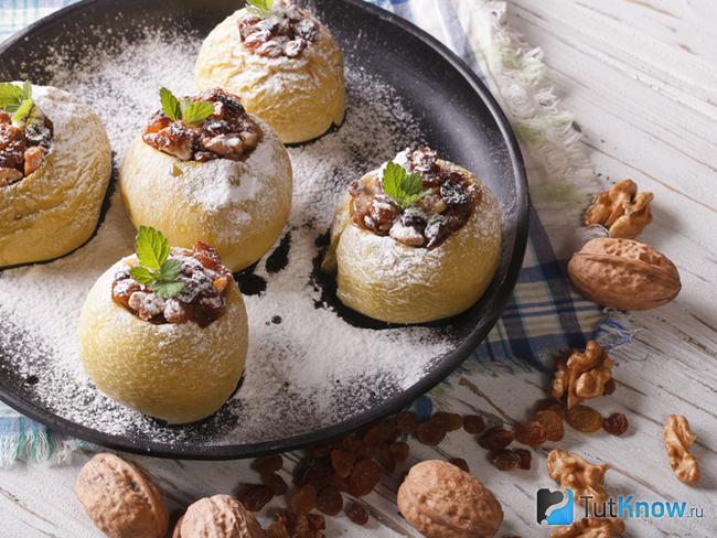 Фаршированные яблоки с мюсли