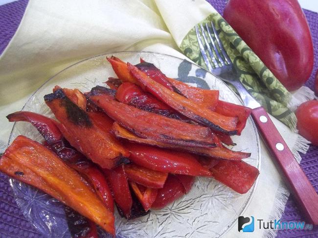Перец кусочками с чесноком