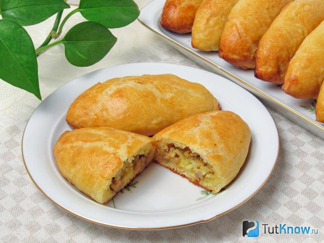 Жареные пирожки на сковороде