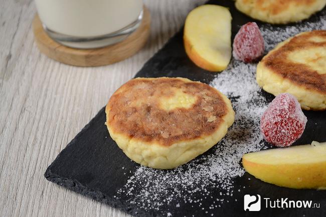 Сырники с яблоком и овсянкой