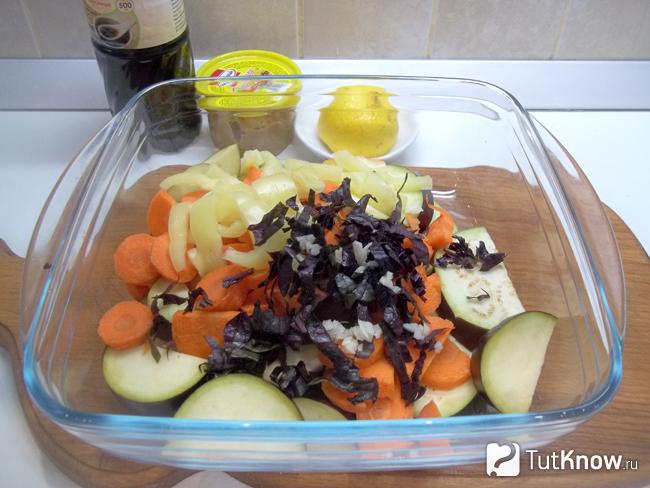 К продуктам добавлена зелень и чеснок