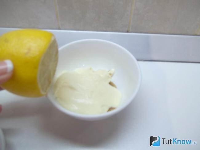 К продуктам добавлен лимонный сок