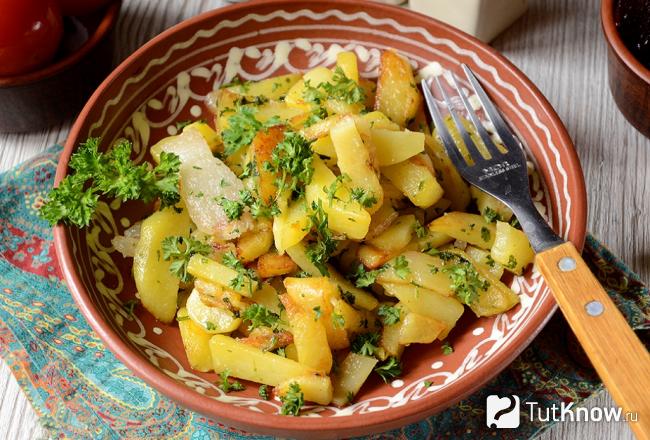 Как вкусно пожарить картошку с салом
