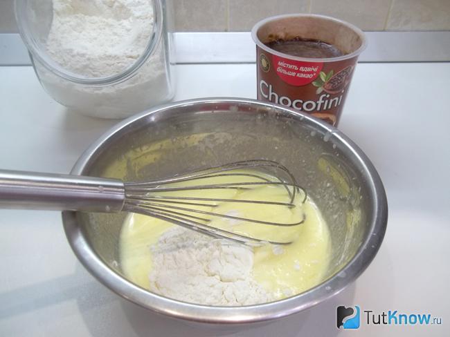 К кефиру добавлена мука