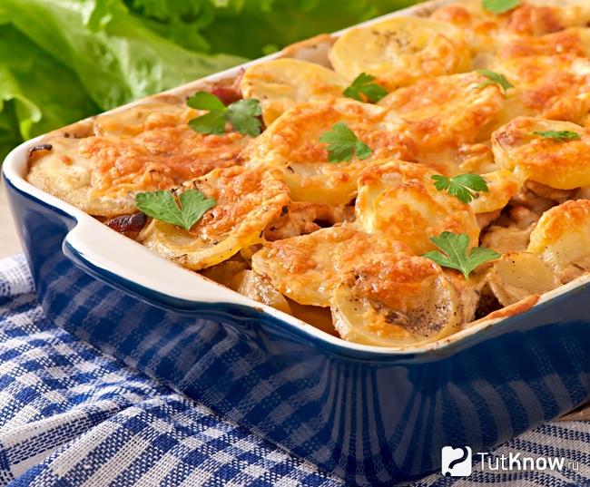 Картофельная запеканка с курицей и овощами