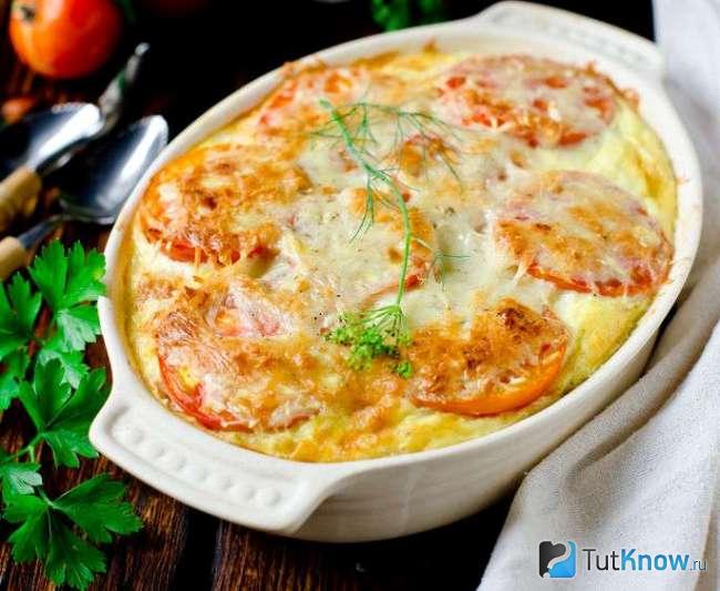 Картофельная запеканка с помидорами