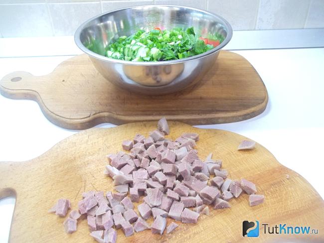 Язык нарезан кубиками