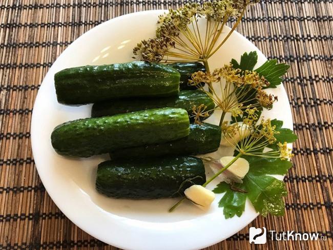 С уксусом