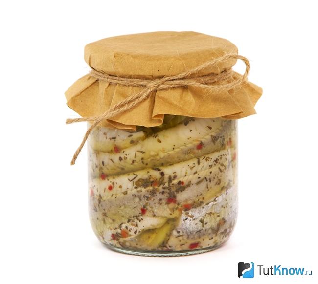 Консервы из карпа с маслом