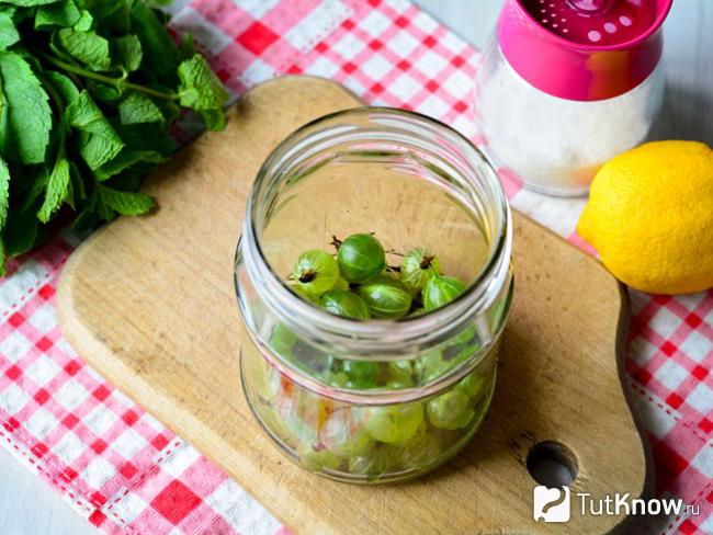 Классический компот из крыжовника