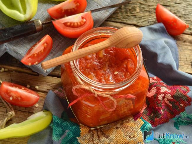 Лечо с фасолью и томатной пастой