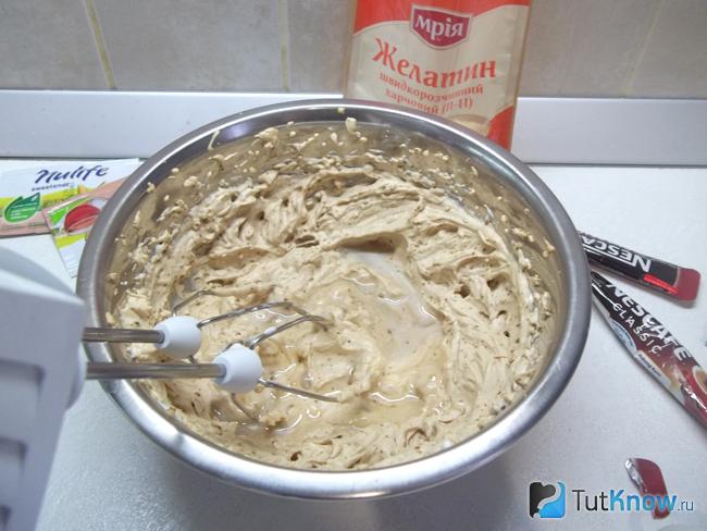 Продукты взбиты миксером
