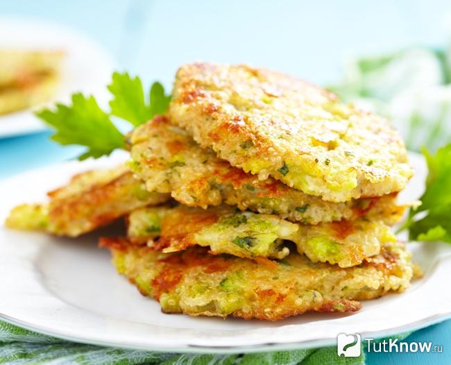 Капустные оладьи с сыром