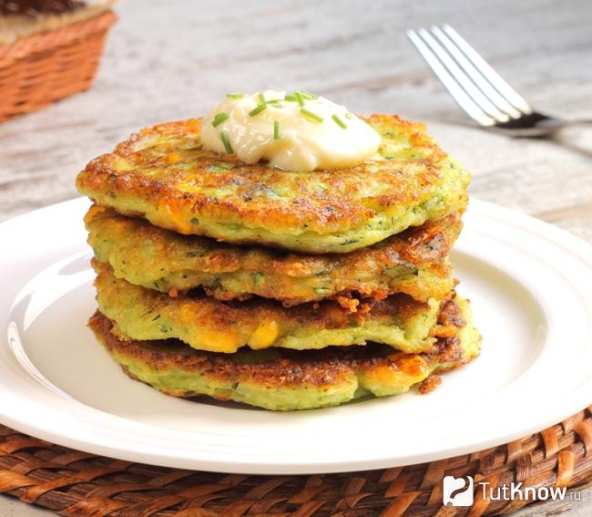 Кабачковые оладьи с сыром