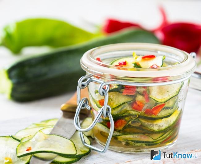 Маринованные кабачки с медом и чесноком