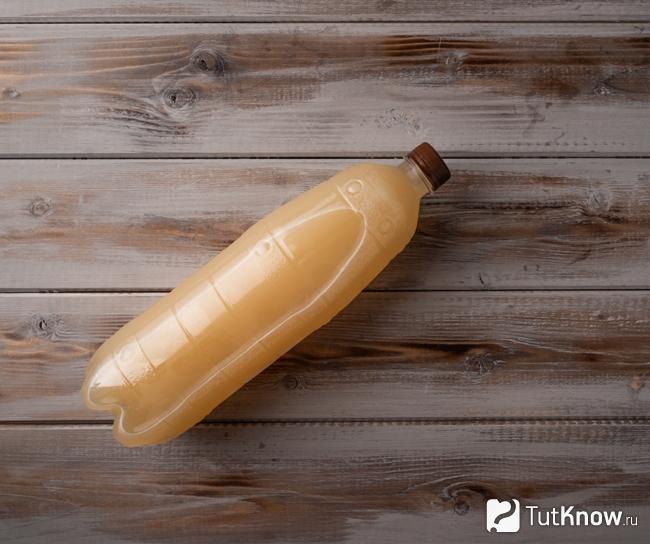 Негазированный квас в бутылке