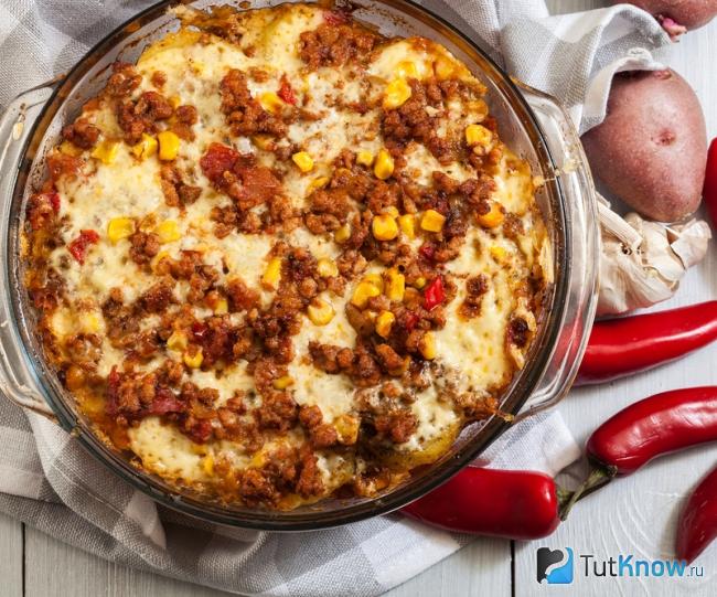 Запеченная картошка с фаршем