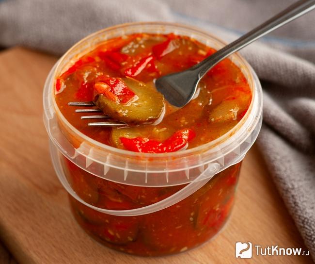 Лечо из помидоров с огурцами