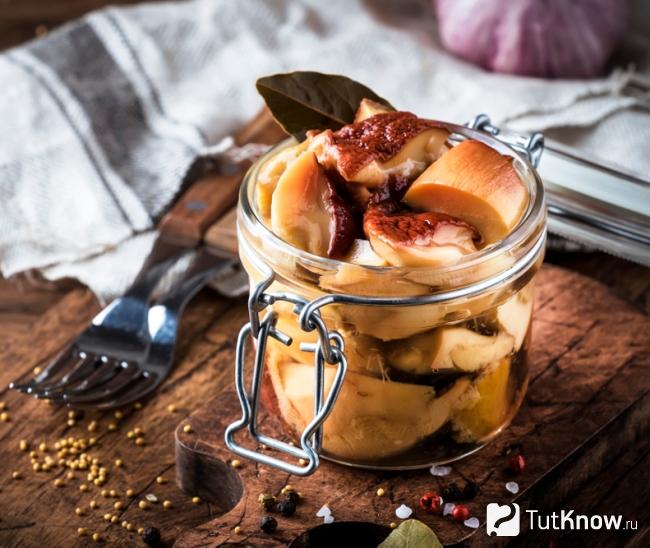 Маринованные маслята с имбирем