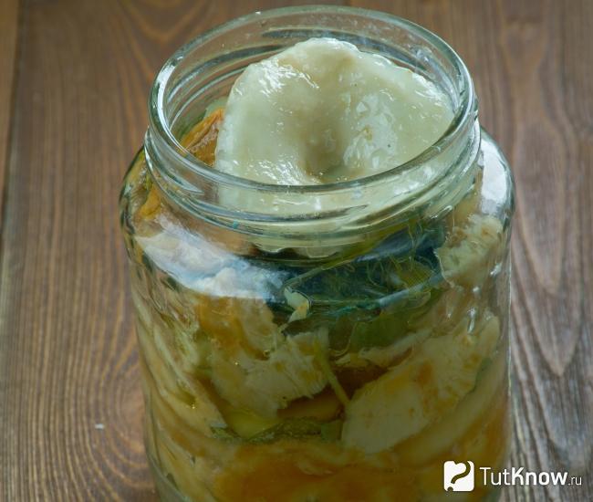 Соленые грузди с уксусом