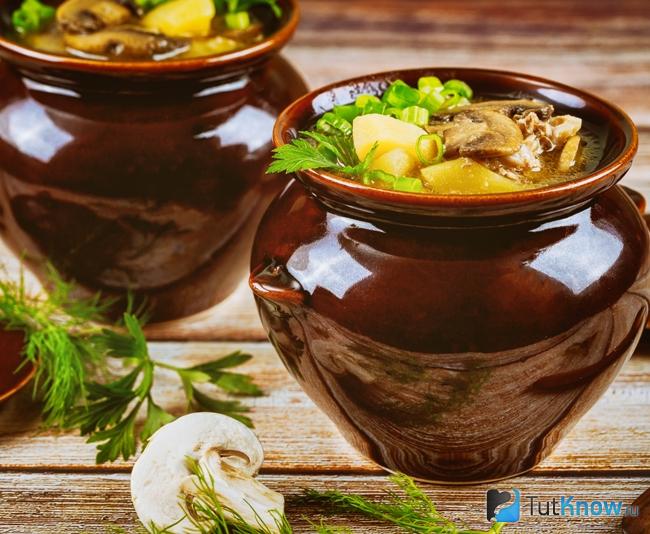 Картошка с грибами в горшочках