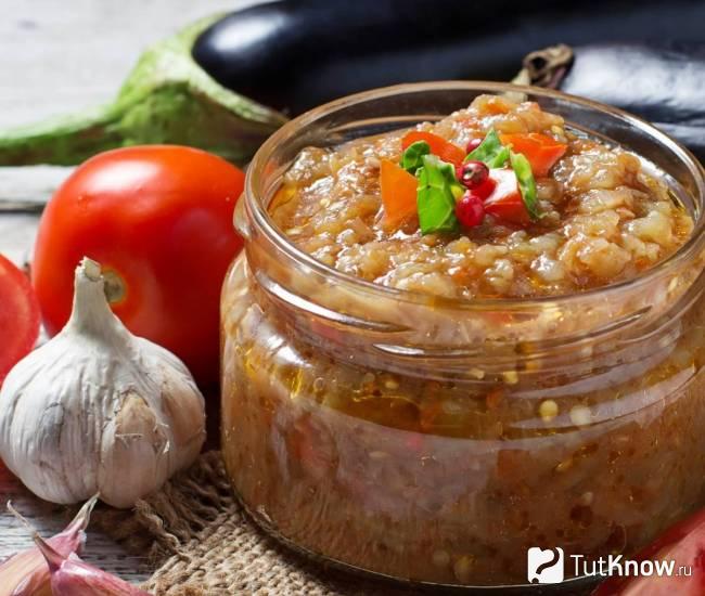 Сытная аджика из перца с баклажанами