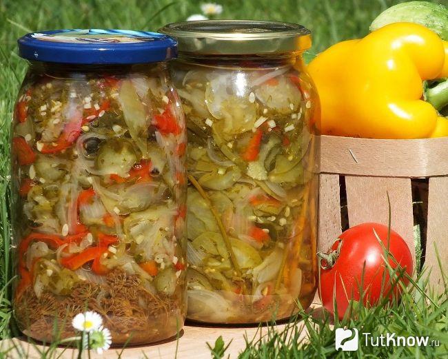 Салат из зеленых помидоров и болгарского перца